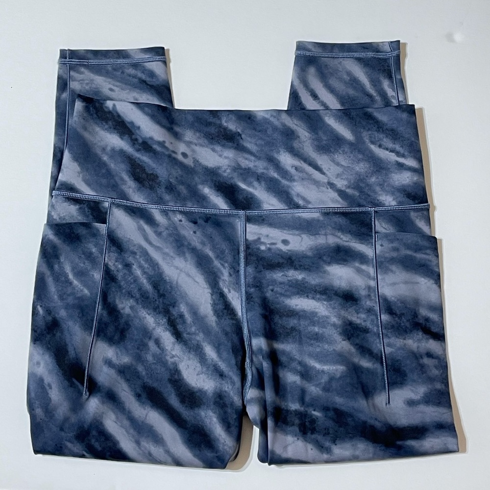 Athleta Salutation Stash Pocket II 7/8 Tight High Waist Leggings Tie Dye Print